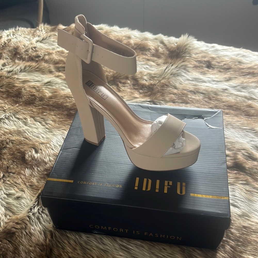 Nude platform heels brand IDIFU